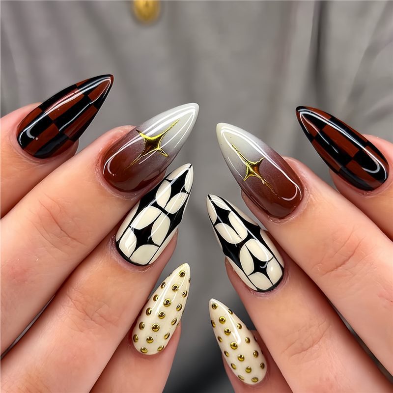 Stilvolle Stiletto Press-On Nägel mit eleganten Mustern Brehn