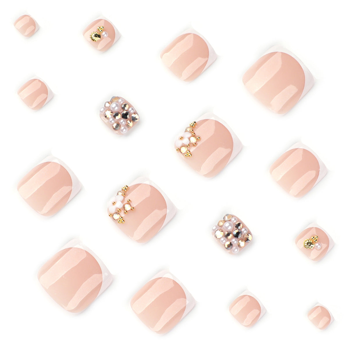 Glamouröse Fußnagelkunst mit luxuriösen Strass- und Blütenmotiven Brehn