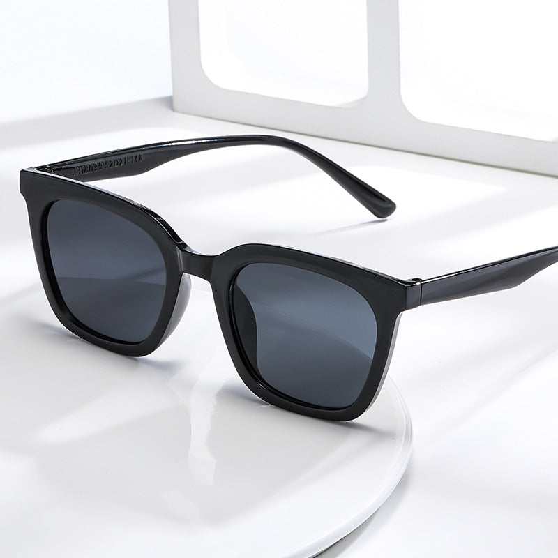 Damen modische Sonnenbrille im kräftigen Tiermotiv Brehn