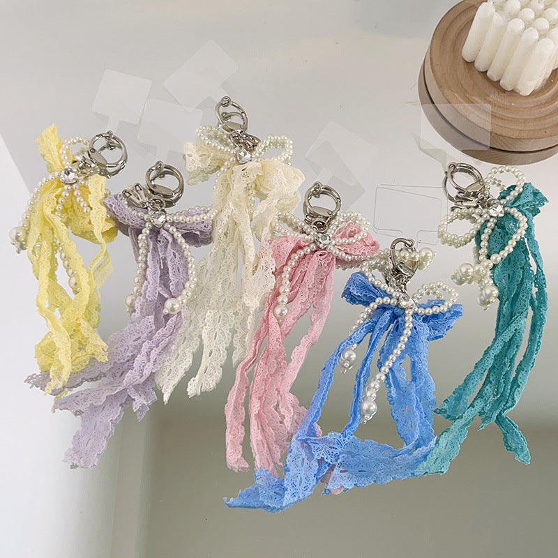 Eleganter mit Perlen verzierter Charm-Schlüsselanhänger Brehn