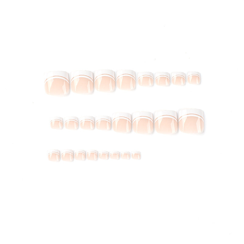 Kunstvolle Fußnagelkunst mit elegantem French-Tip Design Brehn