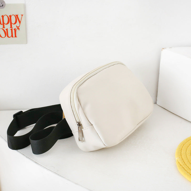Modische Gürteltasche In Minimalistischer Form Brehn