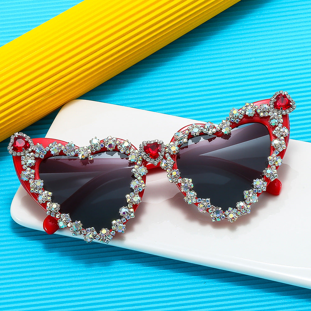 Damen Herzförmige Glamour-Sonnenbrille mit Strassverzierungen Brehn