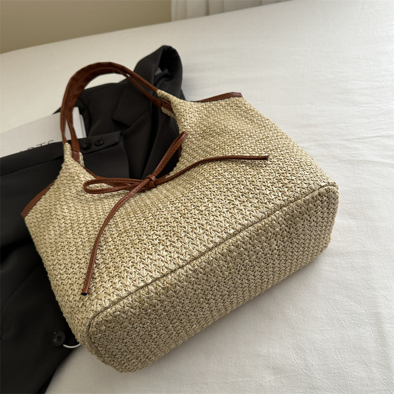 Gewebte Strohtasche für den Strand