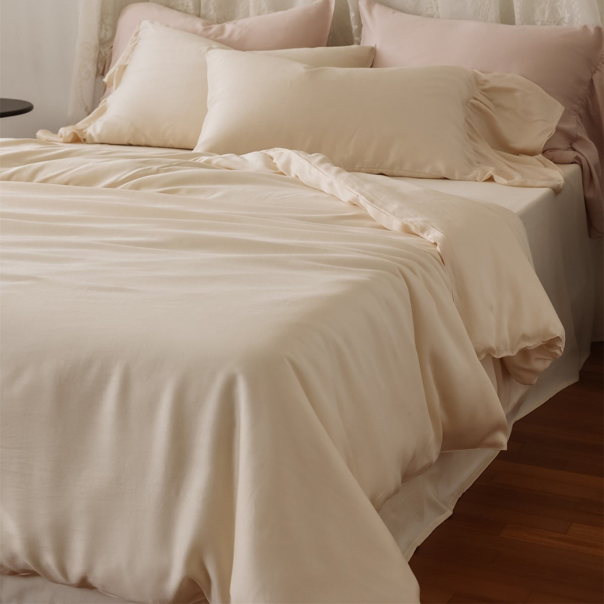 Seiden-Feel Maulbeere Satin Bettwäsche Set mit tiefem Taschen Spannbettlaken und Kuvertkissenbezügen