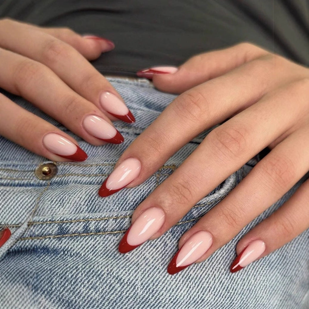 Kunstnagelset mit stilvollem spitzem Design und eleganten Farbverläufen Brehn