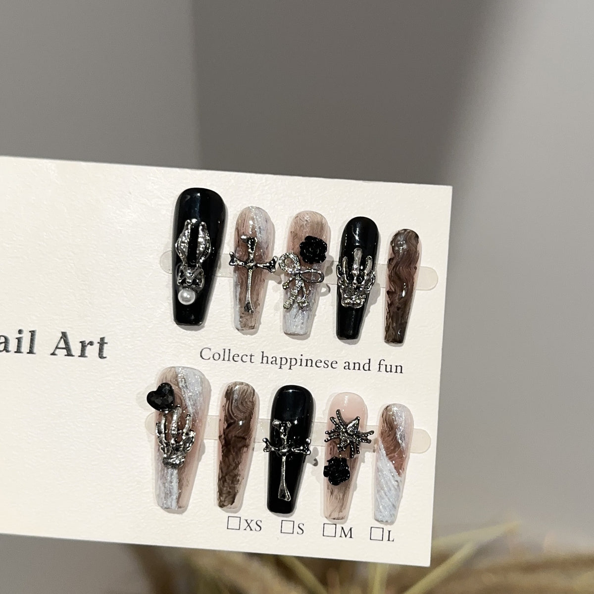Künstlerische Press-On Nageldesigns