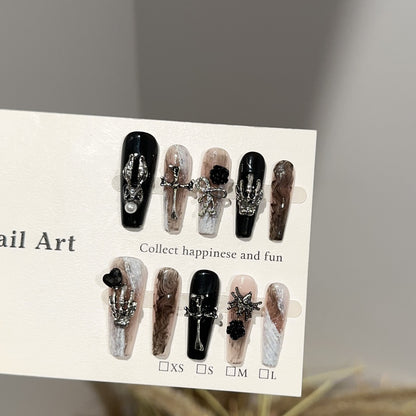 Künstlerische Press-On Nageldesigns