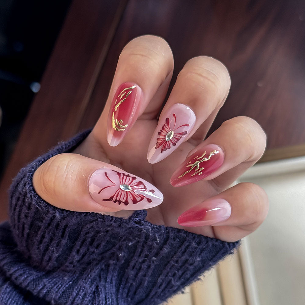 Elegante handgemalte Press-On-Nagelkunst Brehn