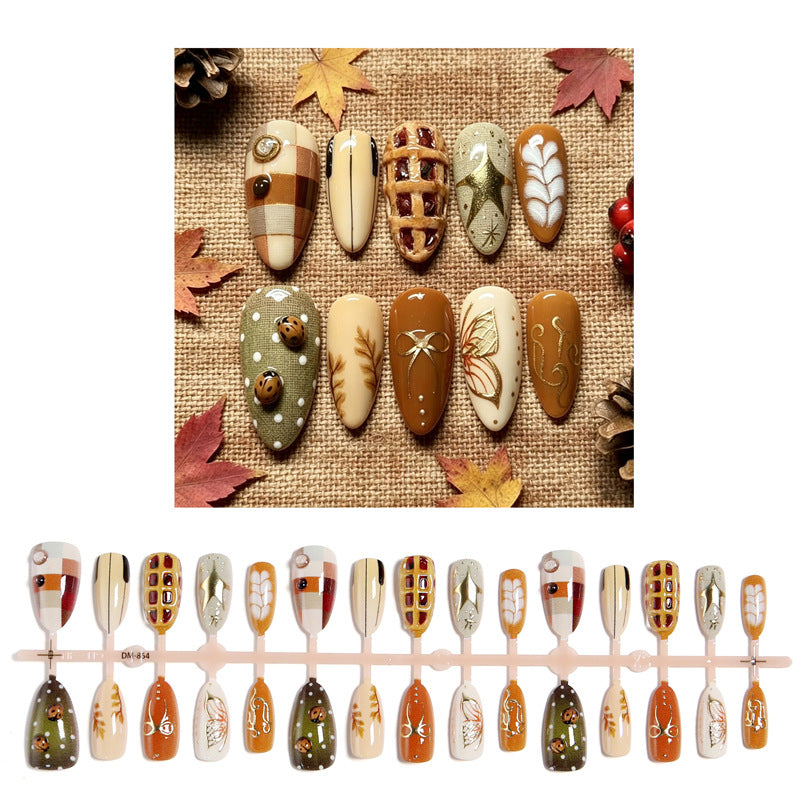 Kreatives Nageldesign Brehn