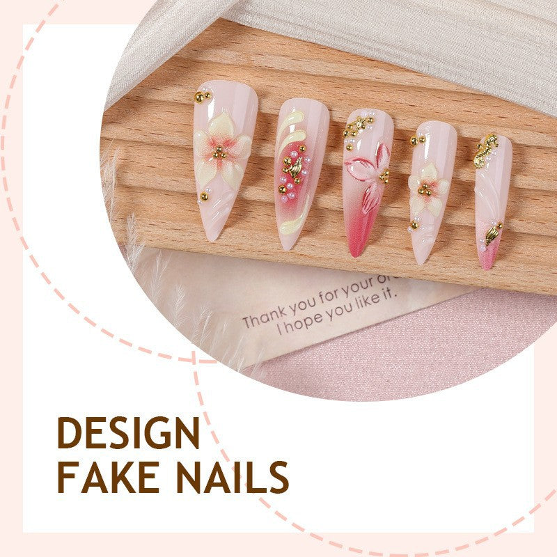 Kunstnagelset mit floralem Design und Glitzerakzenten Brehn