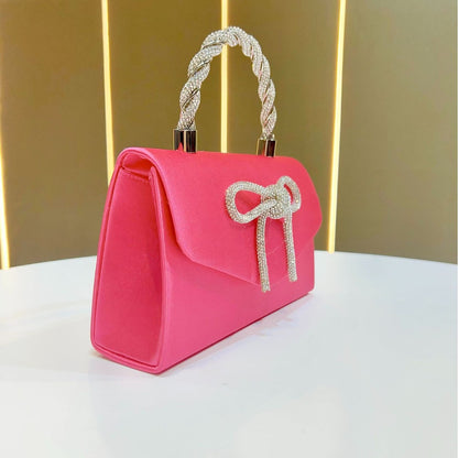 Elegante Satin Clutch