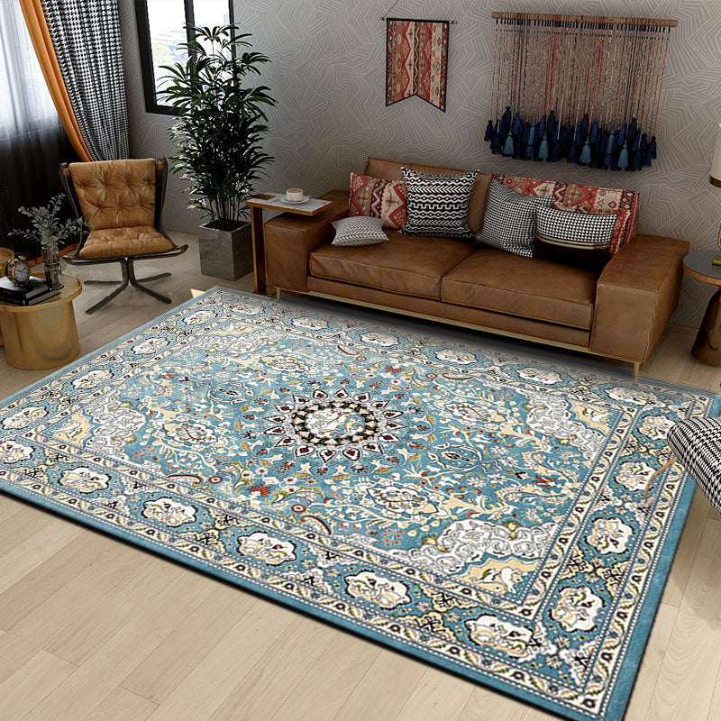 Dekorativer orientalisch inspirierter Teppich