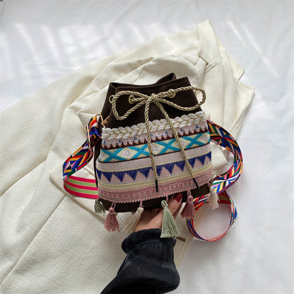Bestickte Festival-Kordelzugtasche