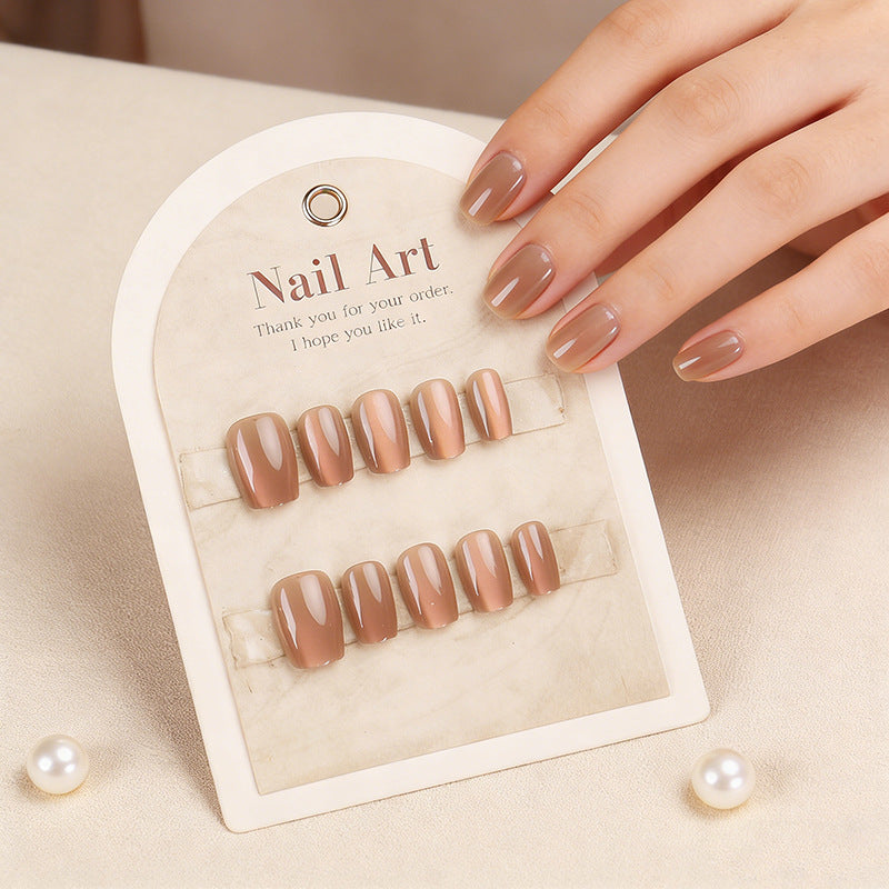 Geglättetes Press-On Nagelset Brehn