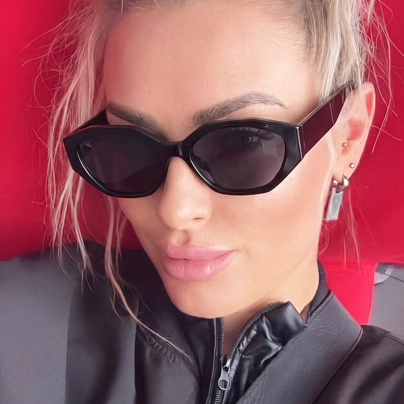 Damen stilvolle Sonnenbrille im modern geometrischen Design mit schützendem UV-Filter Brehn