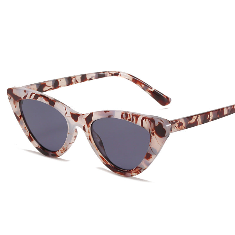 Damen Cat-Eye Sonnenbrille mit futuristischem Design und robustem Rahmen Brehn
