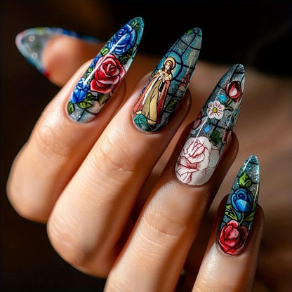 Elegante Nagelkunst mit Schwarz-Weiß-Kontrast Brehn
