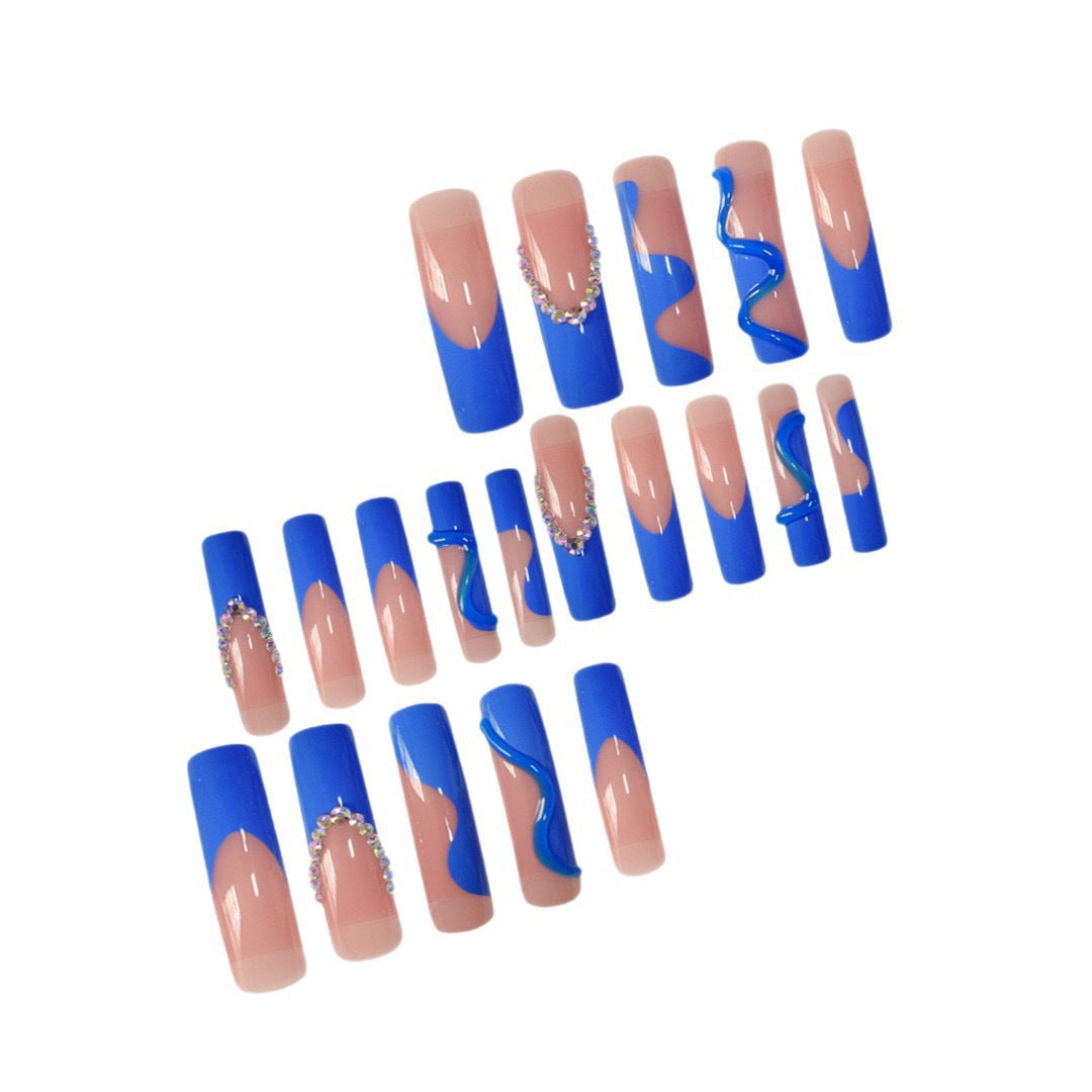 Kreative Stiletto-Nagelverstärkungen mit Aqua-Gem-Akzenten Brehn