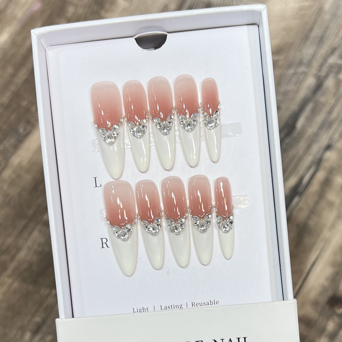 Elegantes Stiletto Press-On Nagelkunst Set Brehn