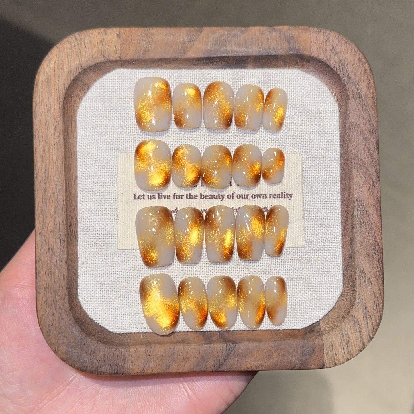 Kunstnägel mit Edlem Metallic-Design Brehn
