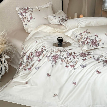 Luxuriöse Baumwollsatin-Bettwäschegarnitur mit floraler Stickerei und Schmetterlingsmotiv