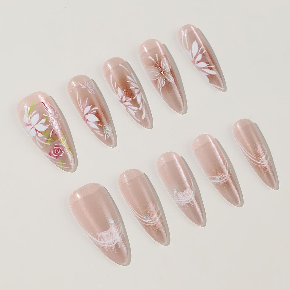 Blumeninspirierten Press-On Nagelverzierungen Brehn