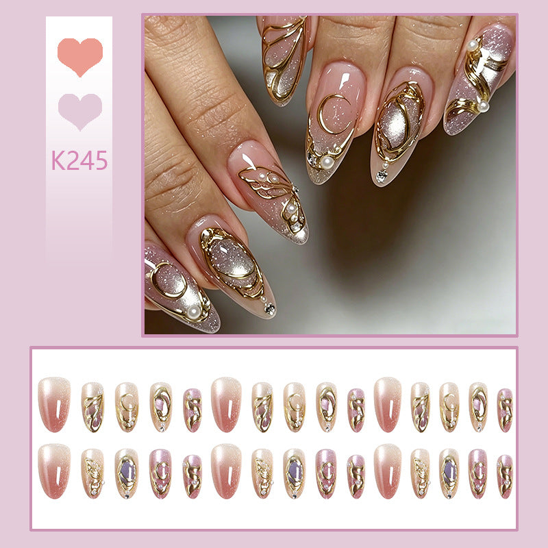Kunstnägel mit Glitzerakzenten Brehn