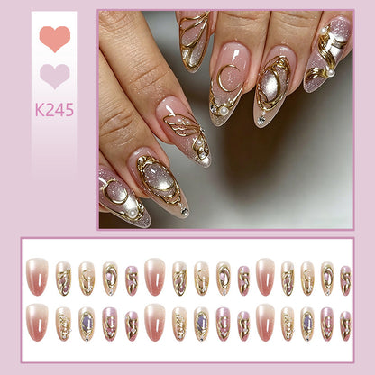 Kunstnägel mit Glitzerakzenten Brehn