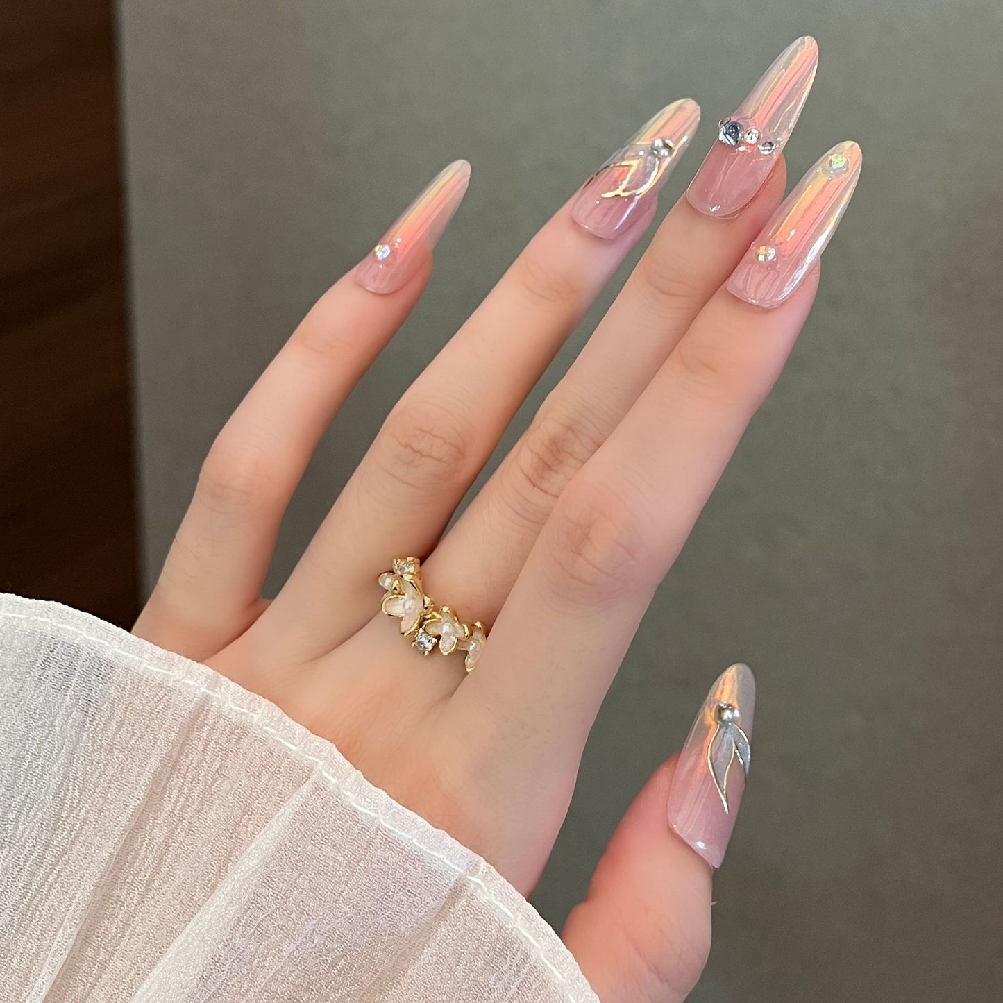 Elegante Stiletto Press-On Nagelverzierungen Brehn
