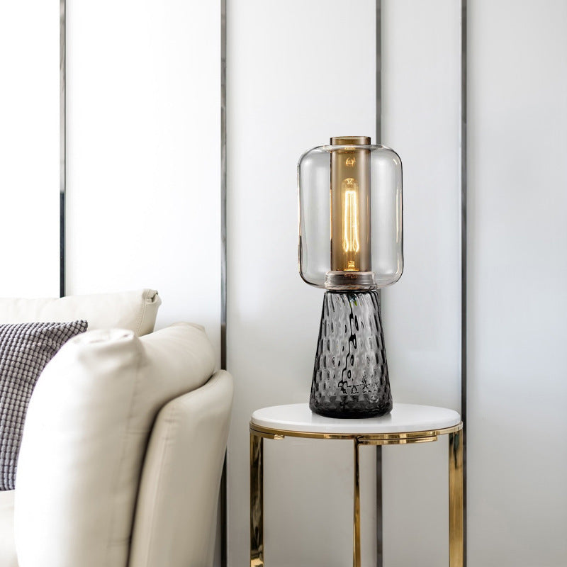 Glas Tischlampe mit strukturiertem Fuß