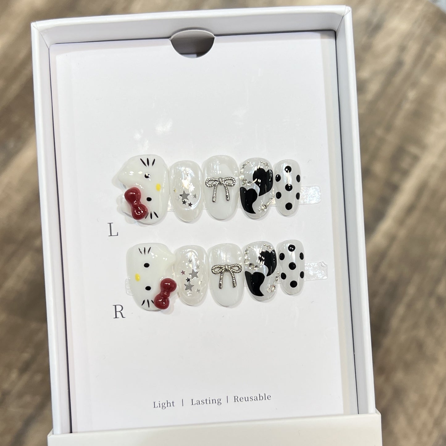 Dekorativer Floral Stiletto Press-On Nail Set Brehn