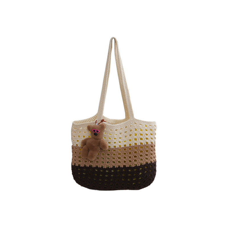 Handgefertigte Basttasche mit Niedlichem Anhänger Brehn