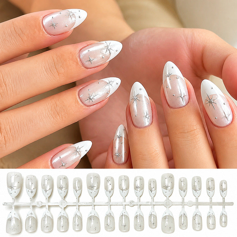 Elegante Press-On Nagelkunst