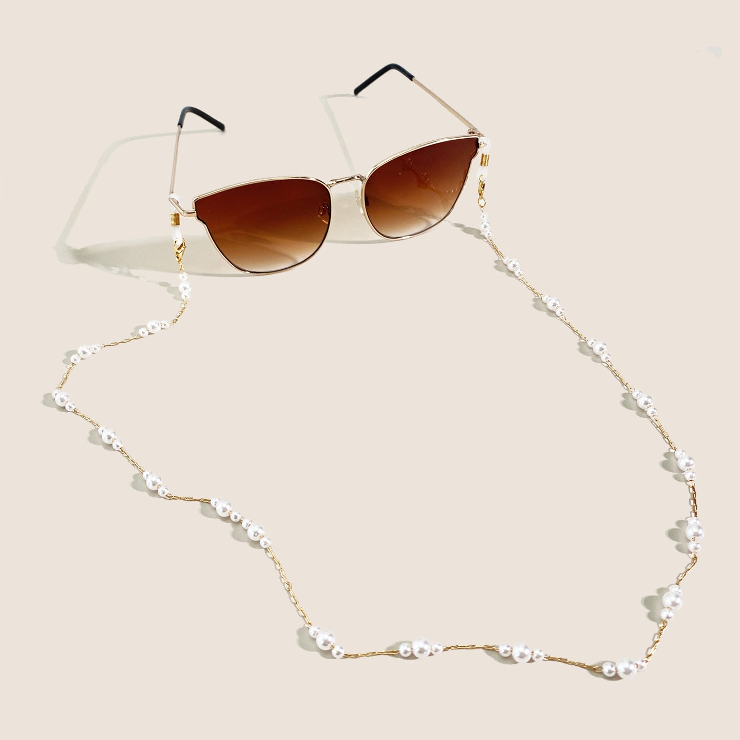 Elegante Perlenverzierte Brillen Kette Brehn