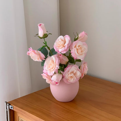 Elegante Stoffblumenarrangement