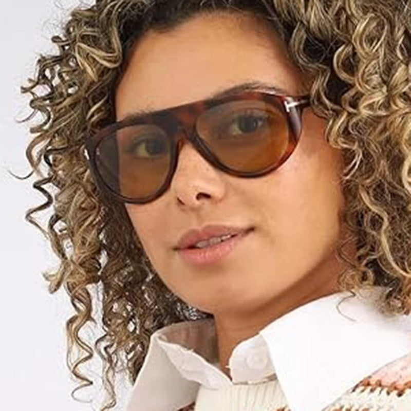 Damen Cat-Eye Sonnenbrille mit schützendem UV-Filter und verspiegelten Gläsern Brehn