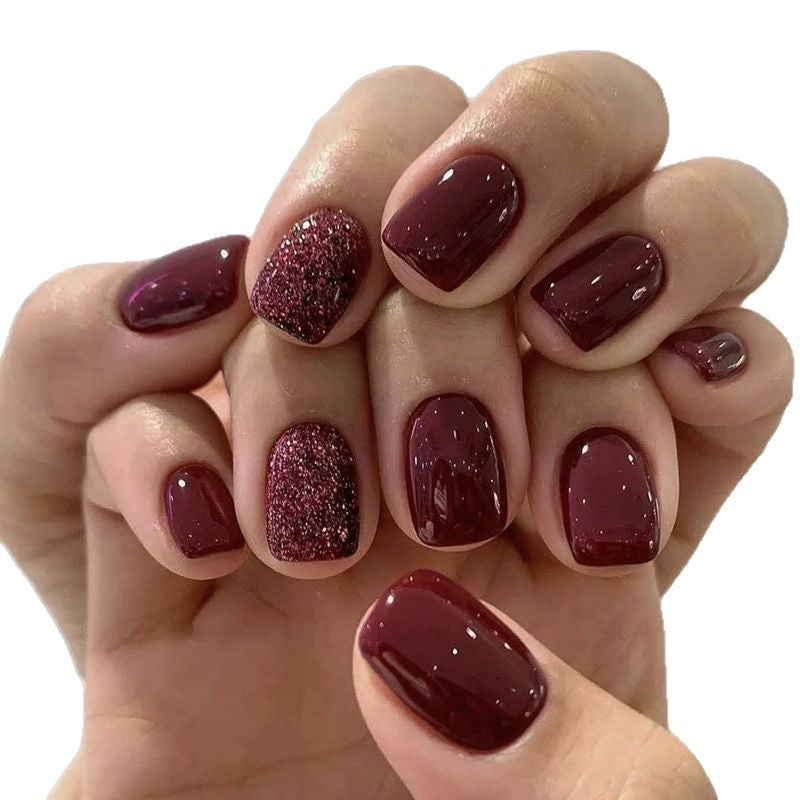 Stylisches Press-On-Nagelset mit schimmerndem Finish Brehn