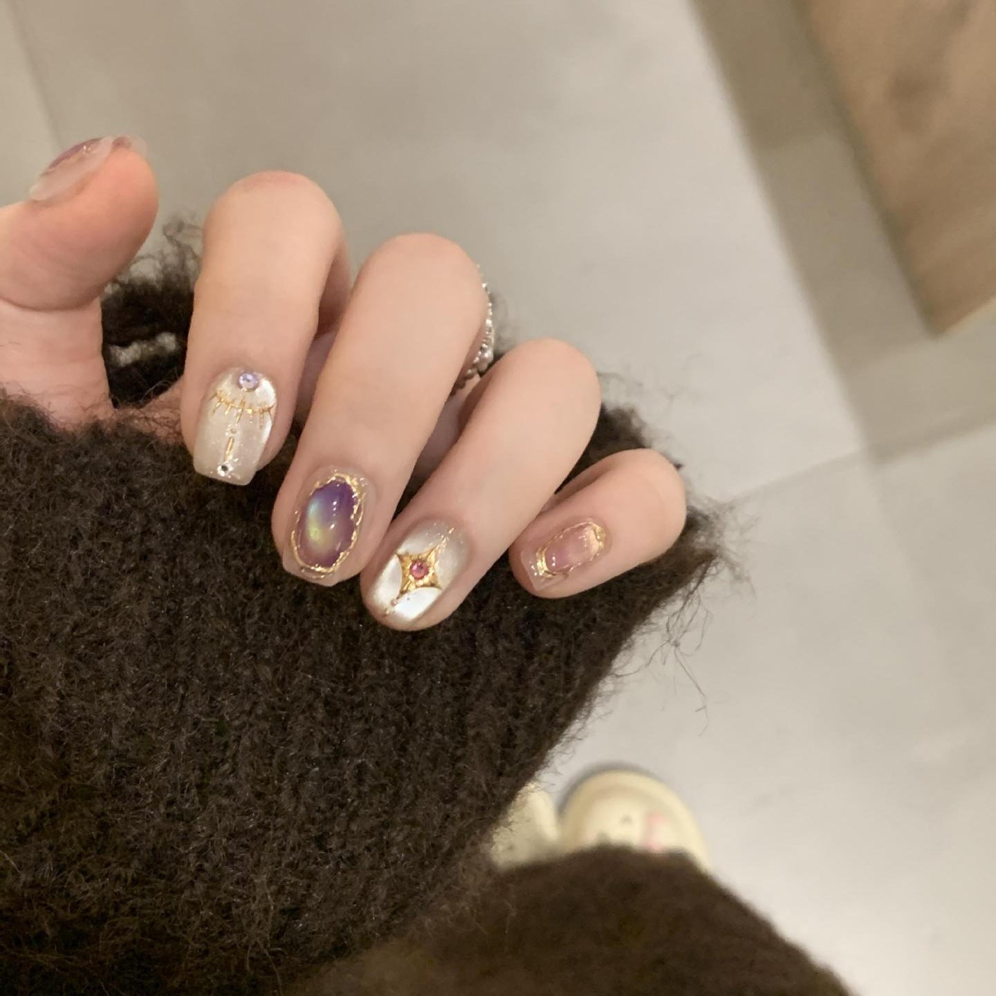 Elegante Kunstnagelset mit Glamourösen Strass- und Glitzerdetails Brehn
