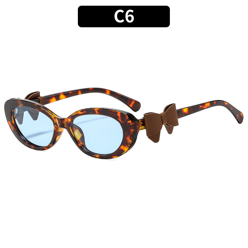 Schicke Cat-Eye-Brille mit Schleifenakzent