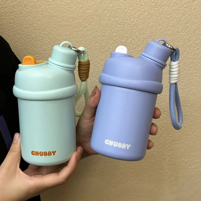 Damen Sportliche Wasserflasche mit praktischem Trageband Brehn