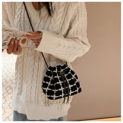 Woven Bucket Handtasche