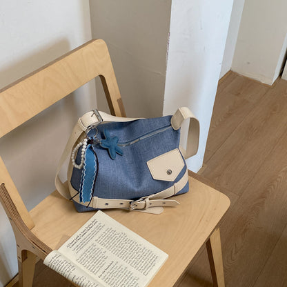 Lässige Denim-Schultertasche