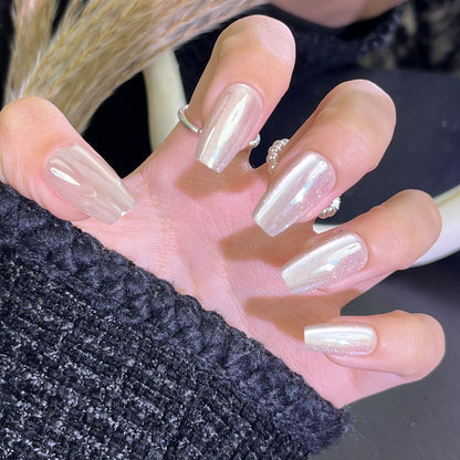 Glamouröses Press-On Nagelkunst-Set mit stylishen Edelstein-Akzenten Brehn