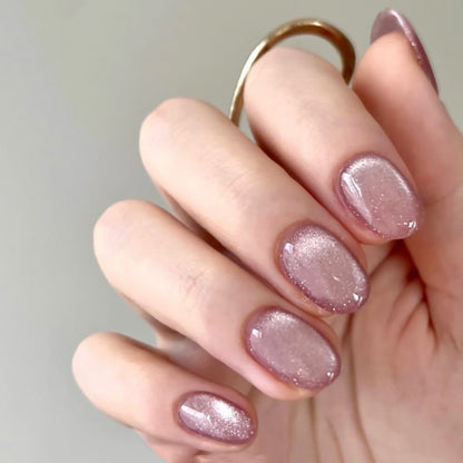 Nagelkunst mit Glitzer-Finish Brehn