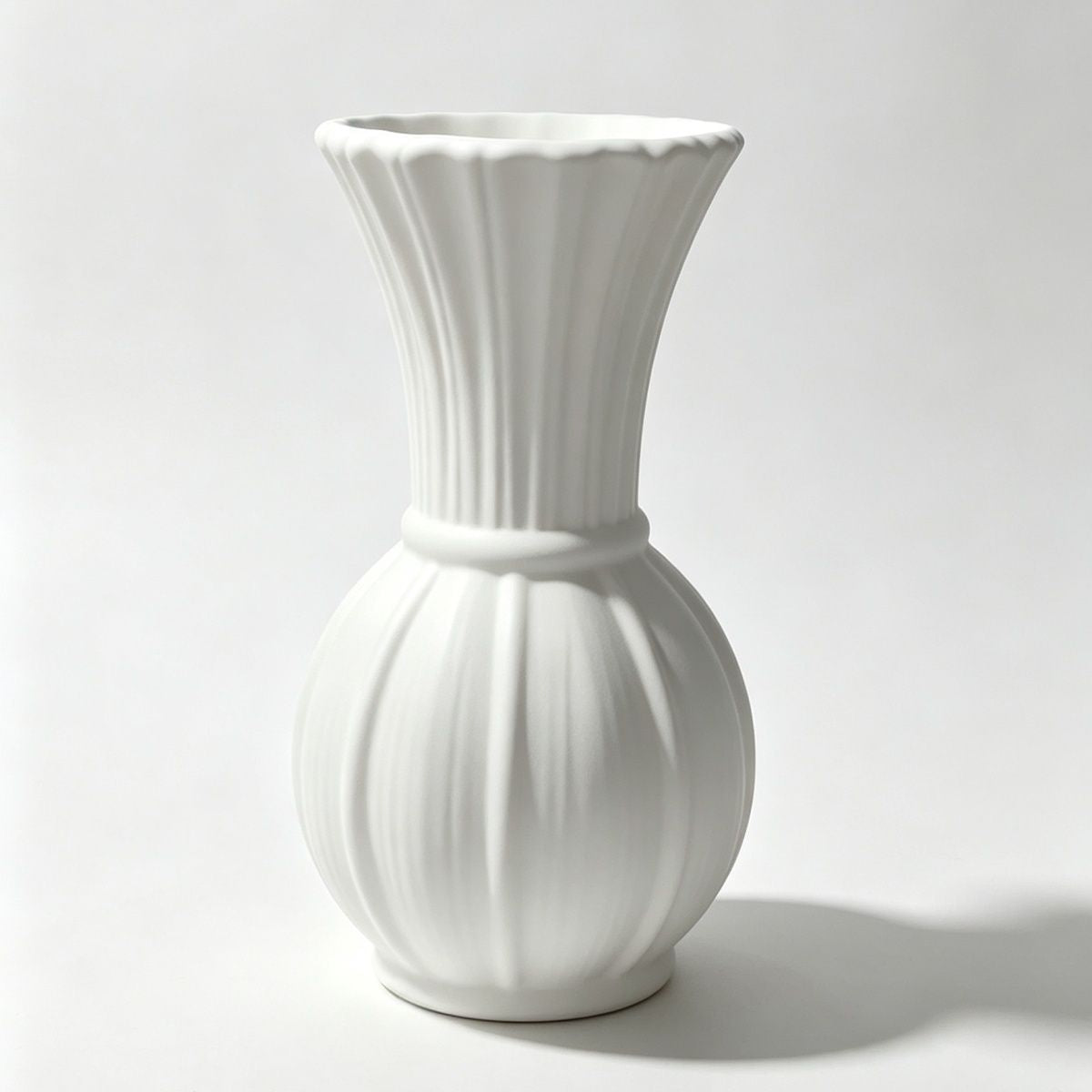 Elegante gerippte Blumenvase Brehn