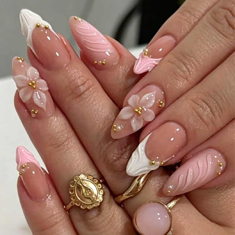 Kunstnagelset mit kreativen 3D-Blumenverzierungen Brehn