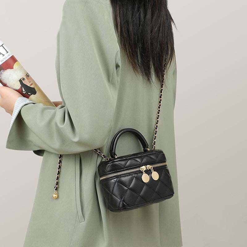 Gepolsterte Mini Kettenhandtasche Brehn