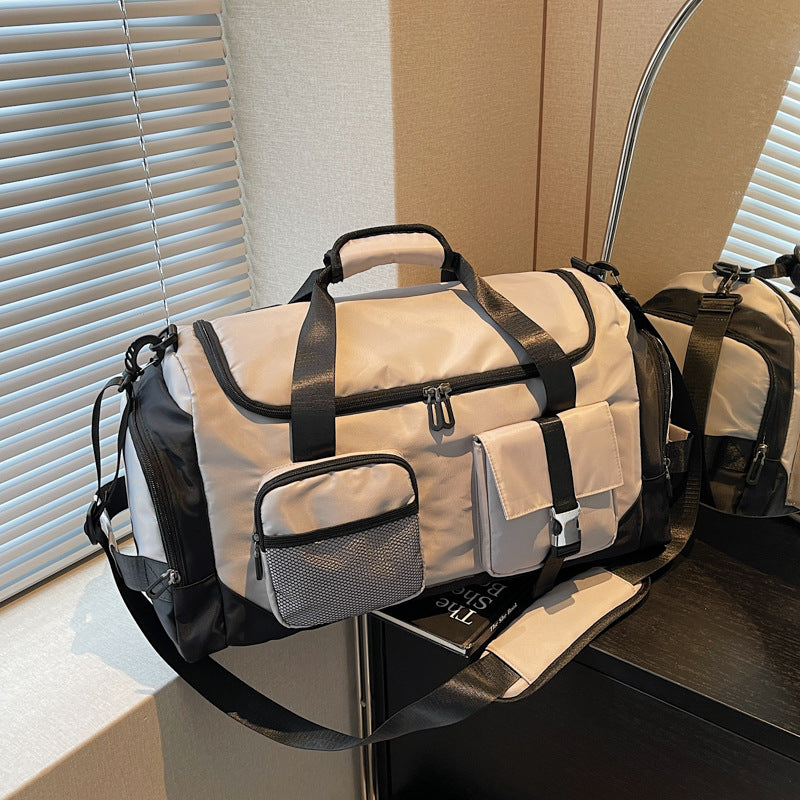 Vielseitige Reisetasche mit mehreren Fächern