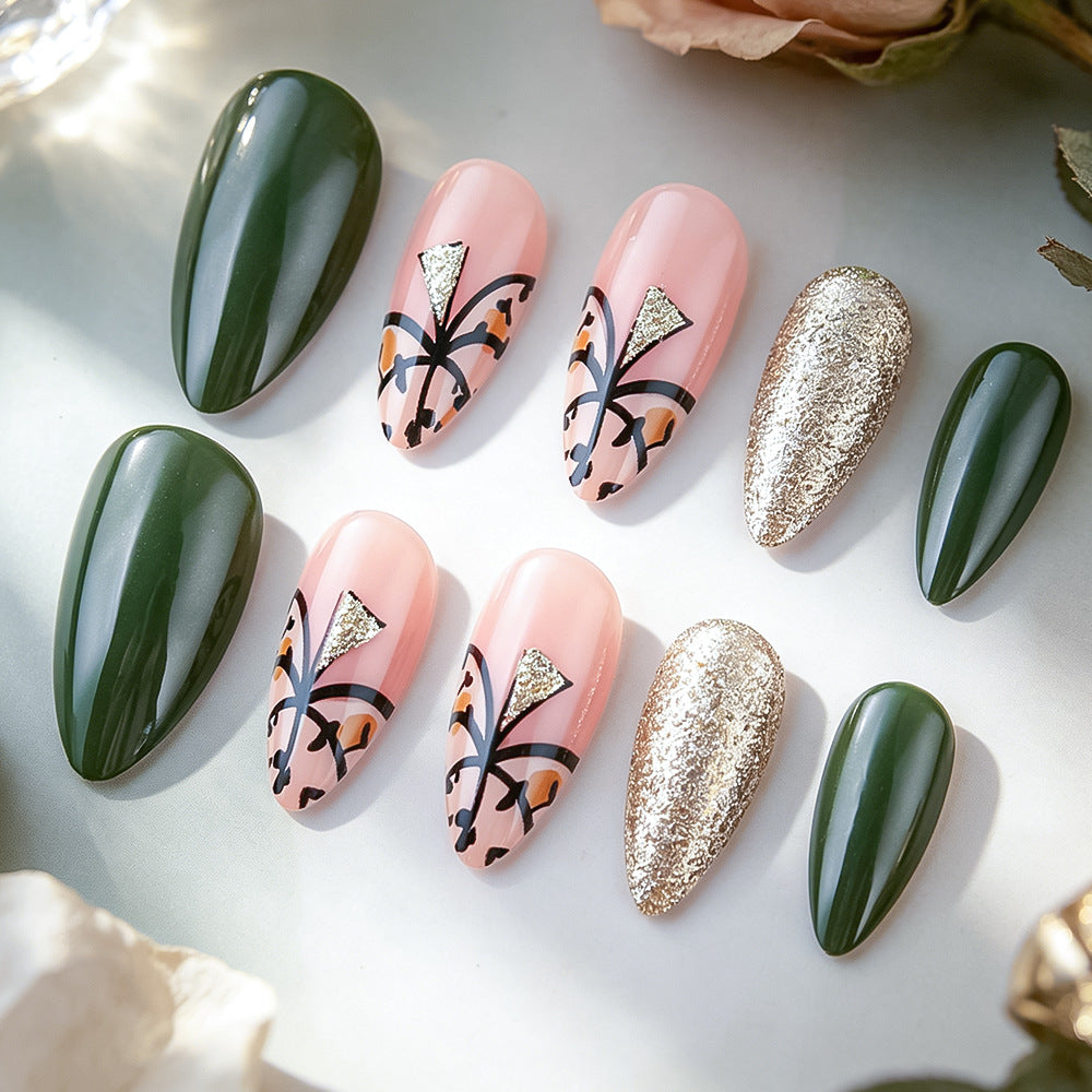 Elegantes saisonales Nagelkunstset Brehn